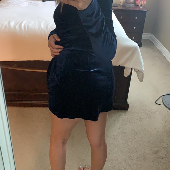 Blue velvet romper- size medium - Picture 3 of 6